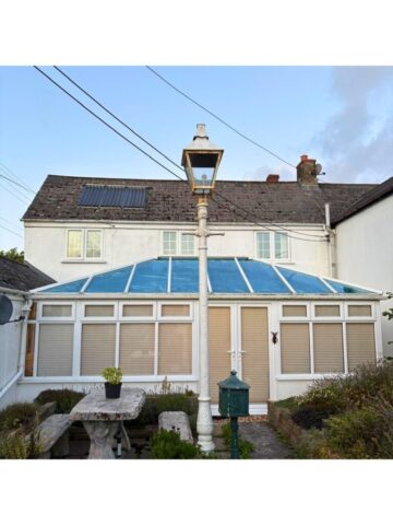Single storey extension with front porch